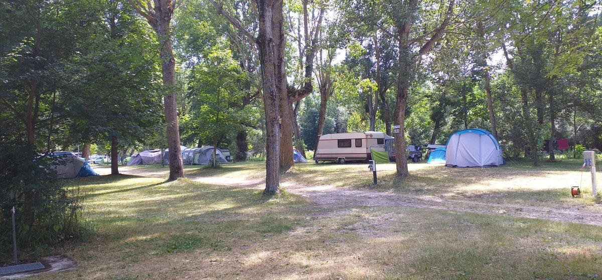 CAMPING LE CLOS DES PEUPLIERS