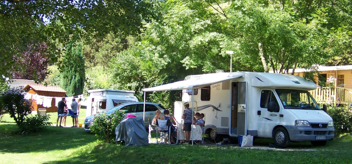 CAMPING CLAIR MATIN